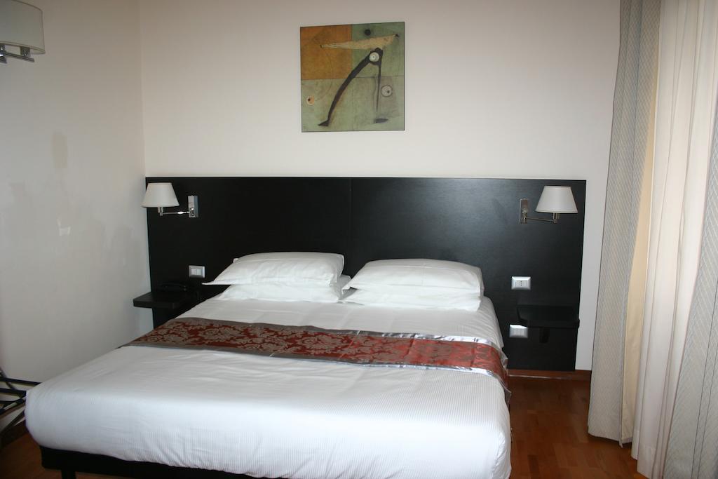 Regal Park Hotel Rom Værelse billede